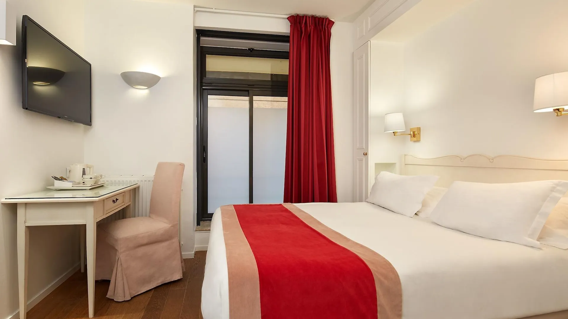 Austin's Arts Et Metiers Hotel