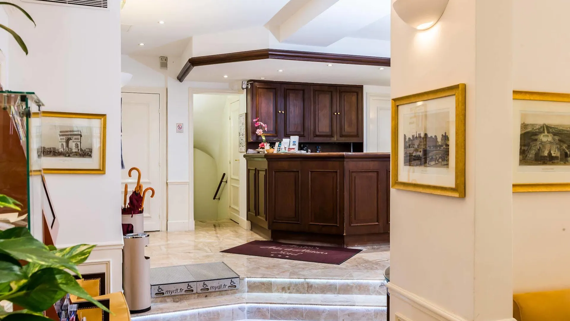 Austin's Arts Et Metiers Hotel 3*